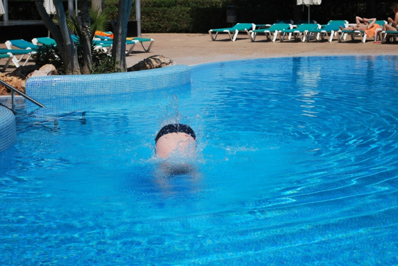 Am Hotel Pool 7